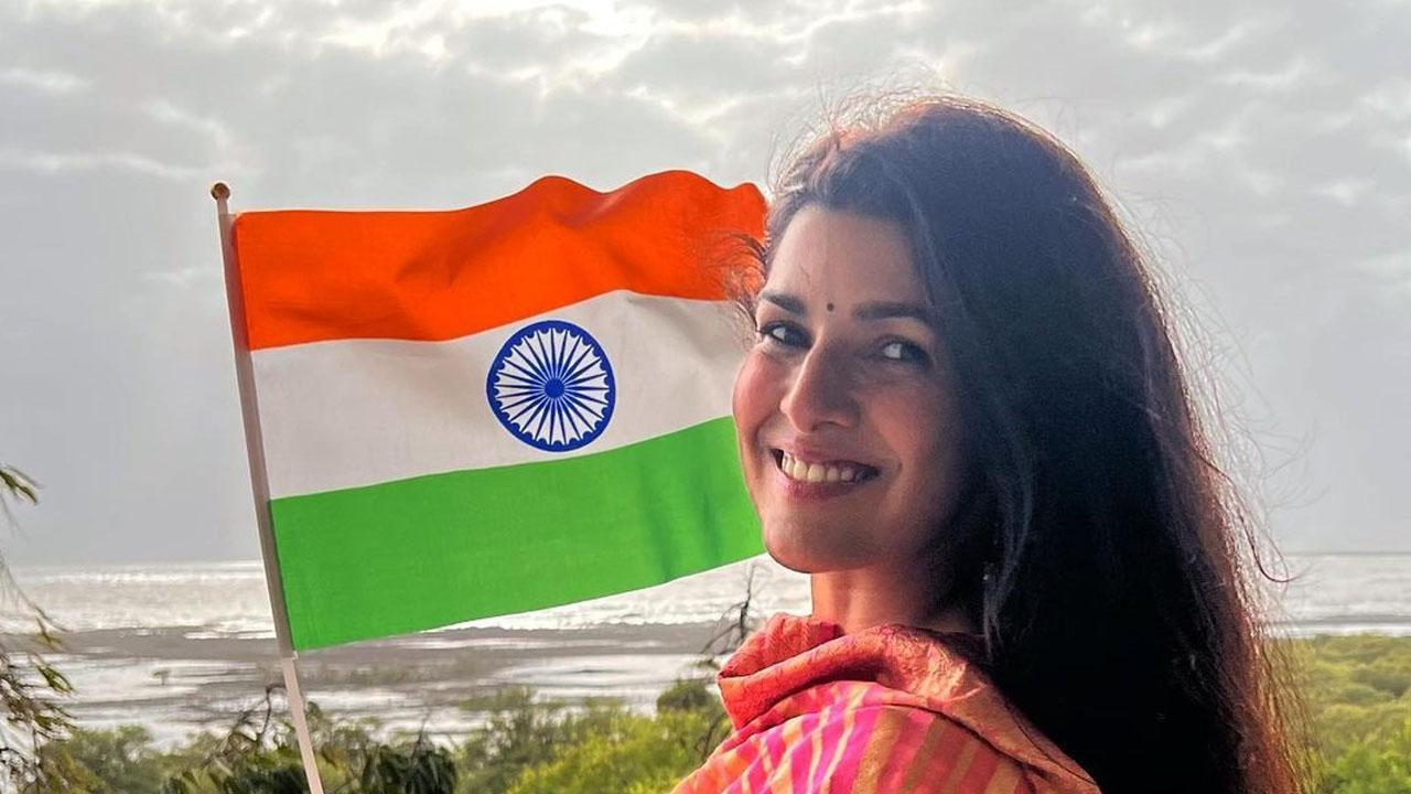 'The Test Case' actress Nimrat Kaur doesn't just have a reel connect but also a real connect with the armed forces. Her father Major Bhupender Singh was among the brave army men who sacrificed their lives for the nation. He was honoured with the Shaurya Chakra posthumously, which her mother received from the then President on Nimrat's birthday. Read full story here